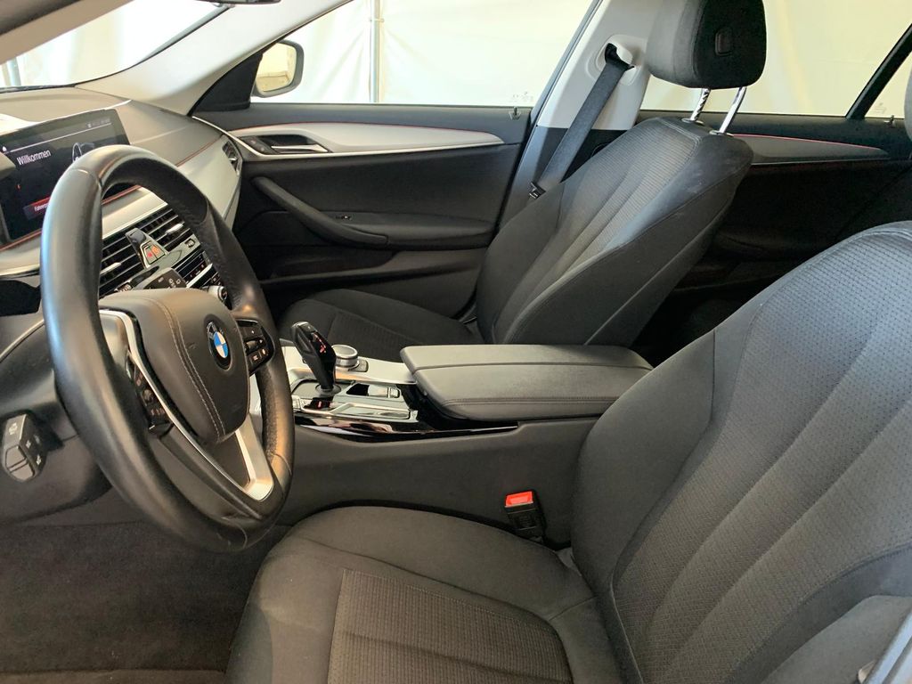 BMW 520 2021 г. Чёрный, пробег 49000 км