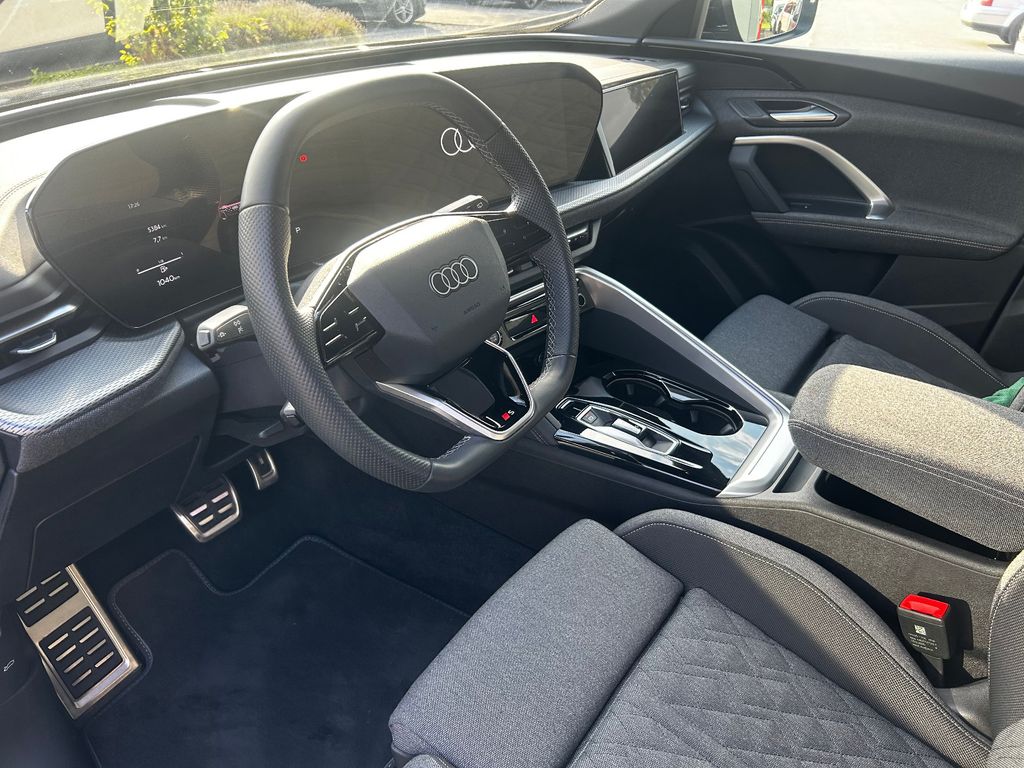 Audi Q5 2026 г. Чёрный, пробег 5500 км