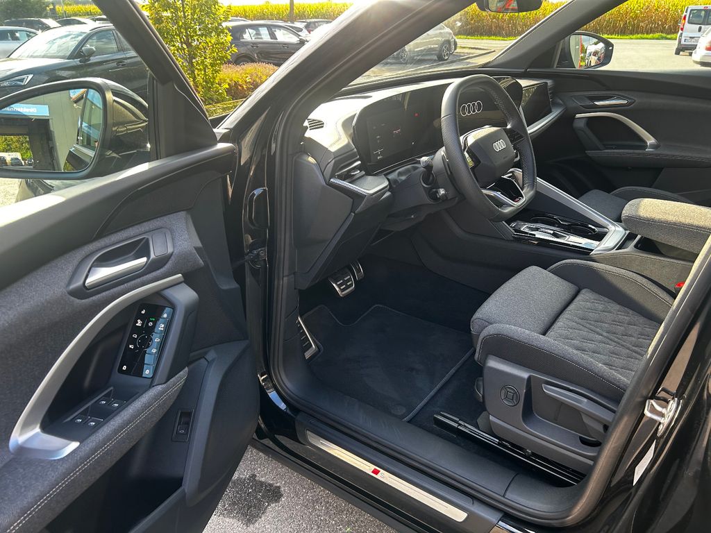 Audi Q5 2026 г. Чёрный, пробег 5500 км