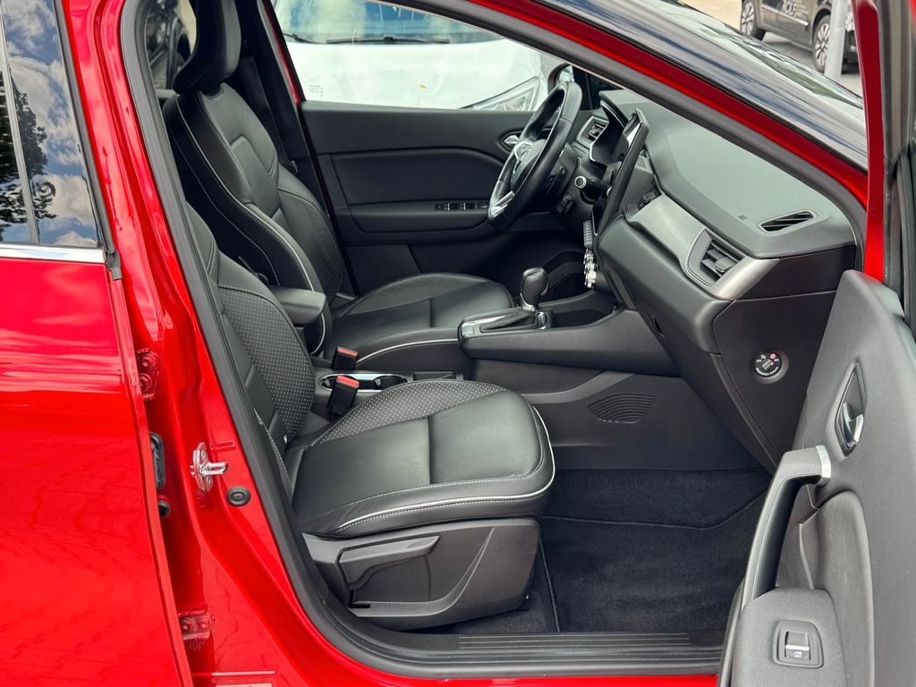 Renault Captur 2021 г. Красный, пробег 57600 км