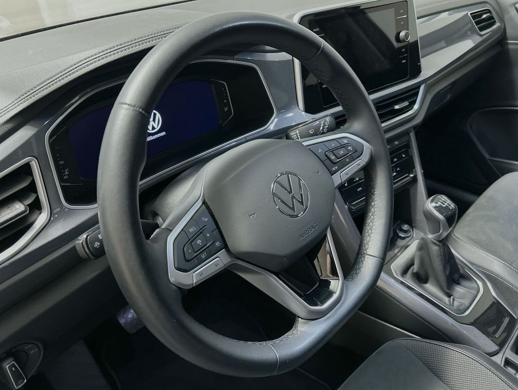 Volkswagen T-Roc 2022 г. Чёрный, пробег 28660 км