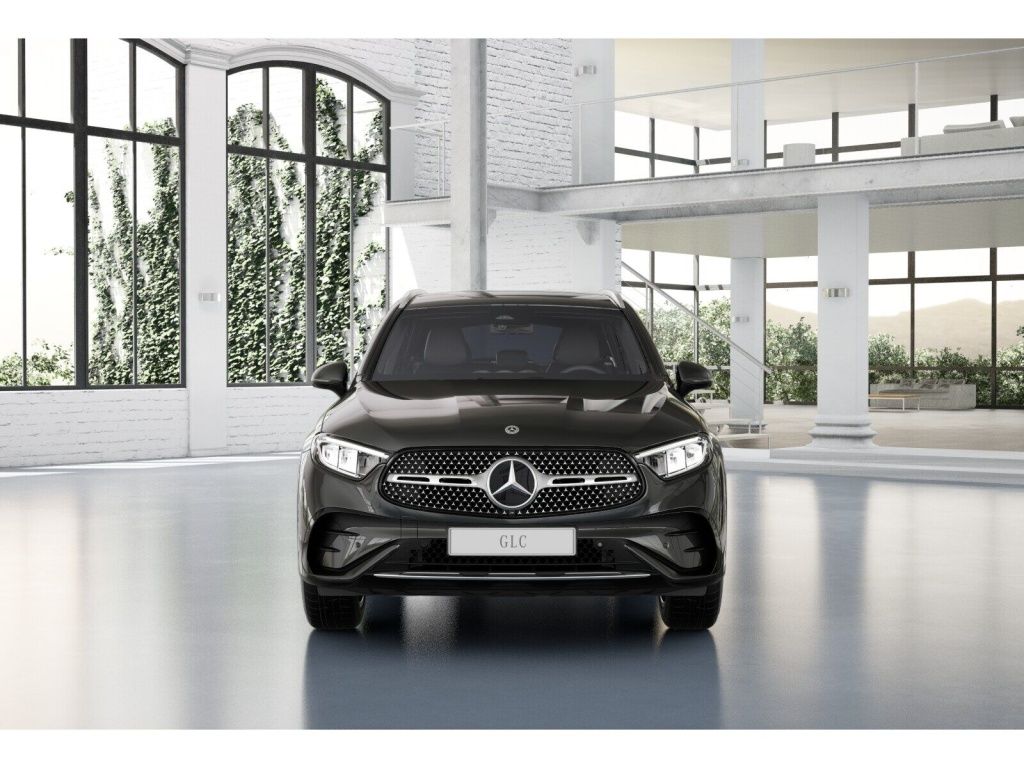 Mercedes-Benz GLC 200 2026 г. Серый, пробег 14500 км