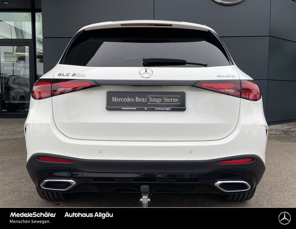 Mercedes-Benz GLC 200 2025 г. Белый, пробег 12655 км