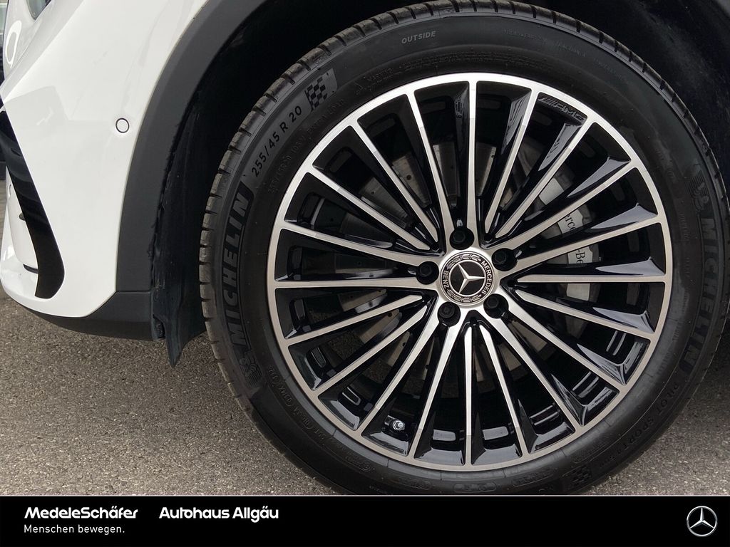 Mercedes-Benz GLC 200 2025 г. Белый, пробег 12655 км