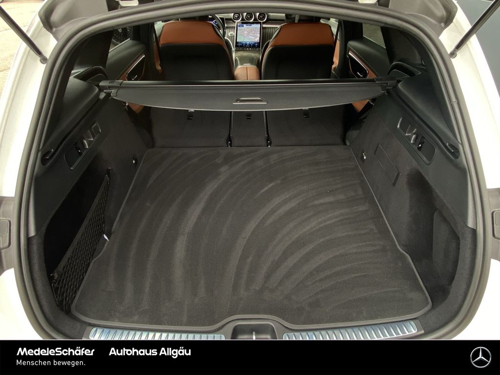 Mercedes-Benz GLC 200 2025 г. Белый, пробег 12655 км