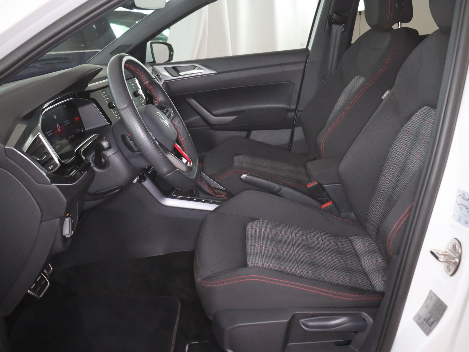 Volkswagen Polo 2025 г. Белый, пробег 29831 км