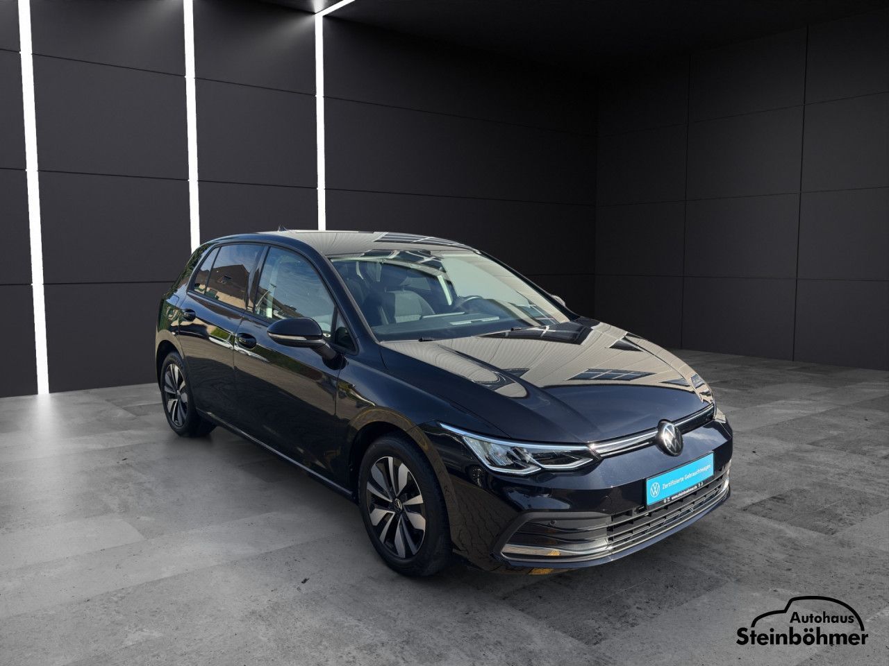 Volkswagen Golf 2023 г. Чёрный, пробег 53624 км
