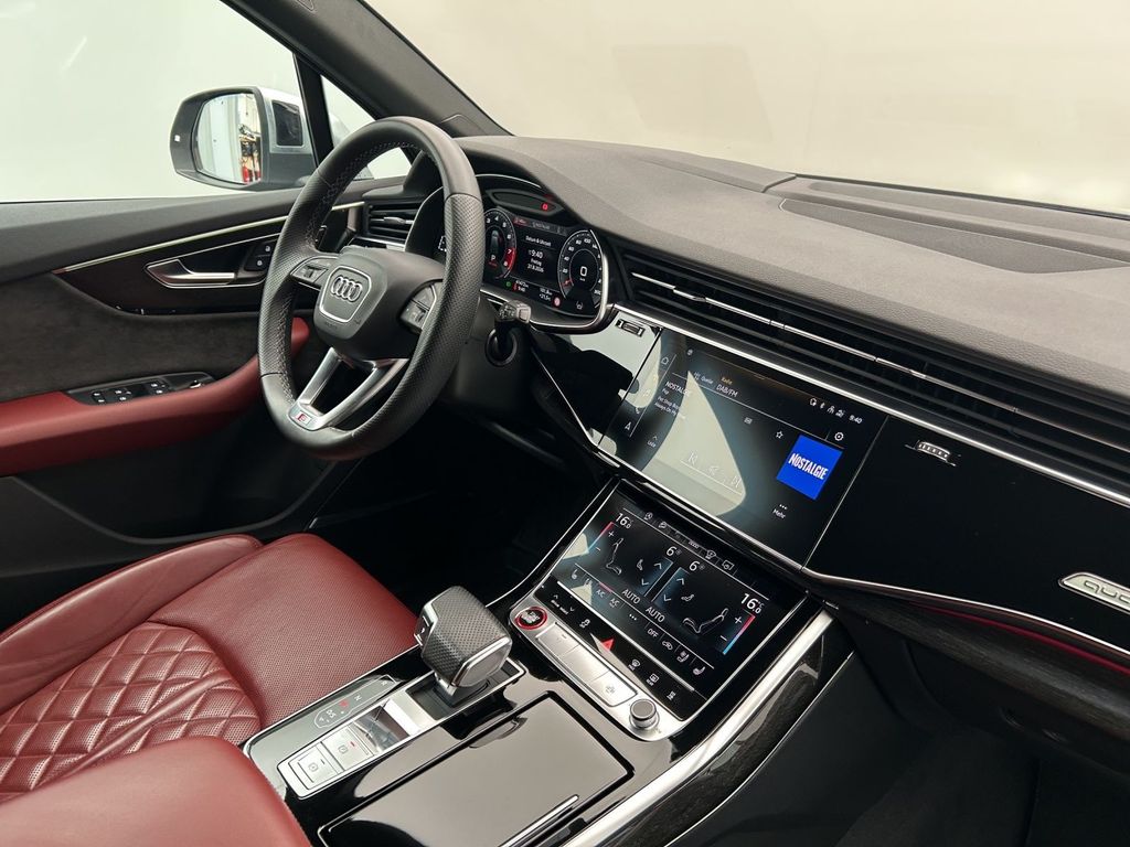 Audi SQ7 2022 г. Серебристый, пробег 41570 км