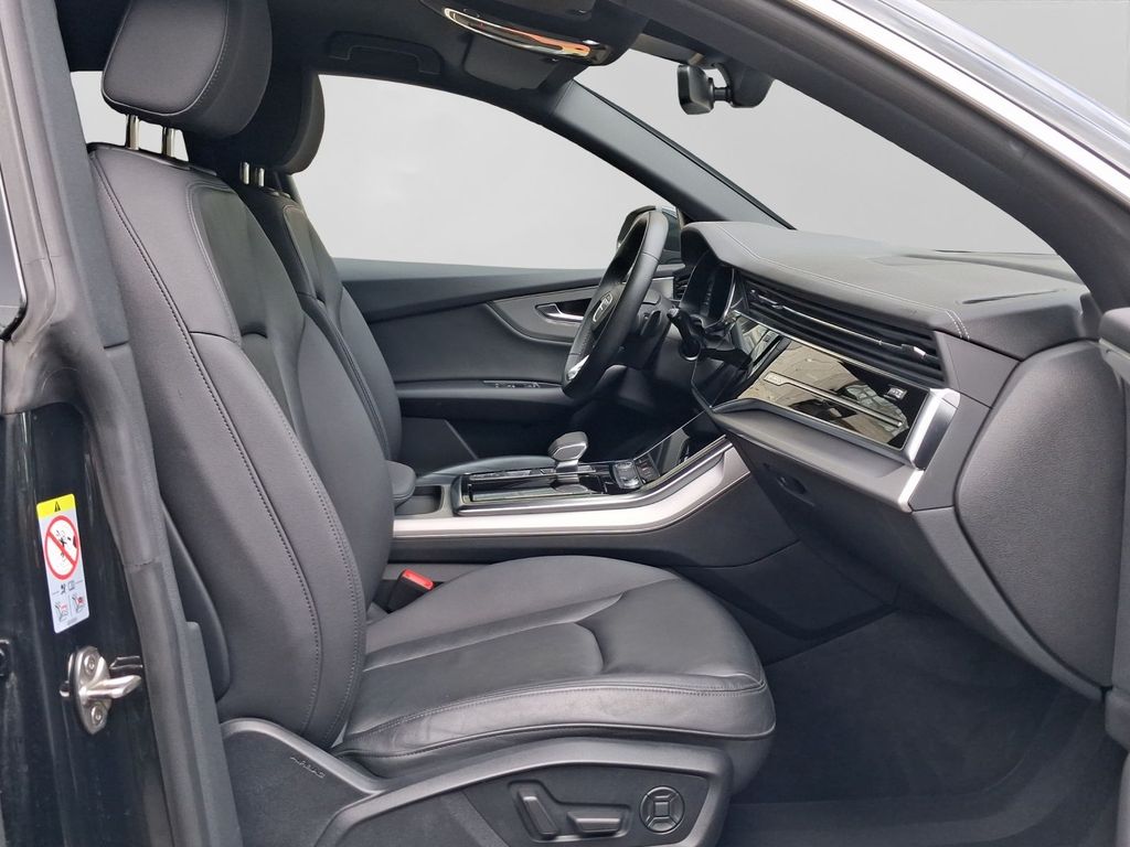 Audi Q8 2023 г. Чёрный, пробег 38736 км