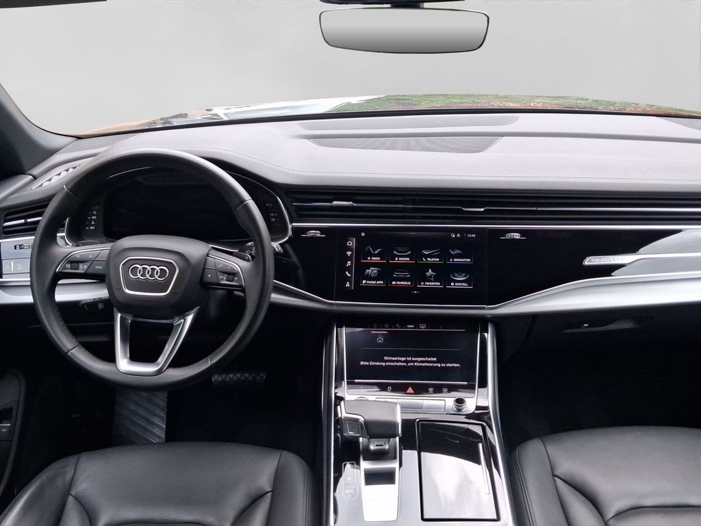 Audi Q8 2023 г. Чёрный, пробег 38736 км