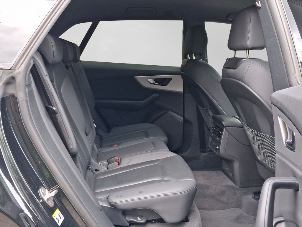 Audi Q8 2023 г. Чёрный, пробег 38736 км