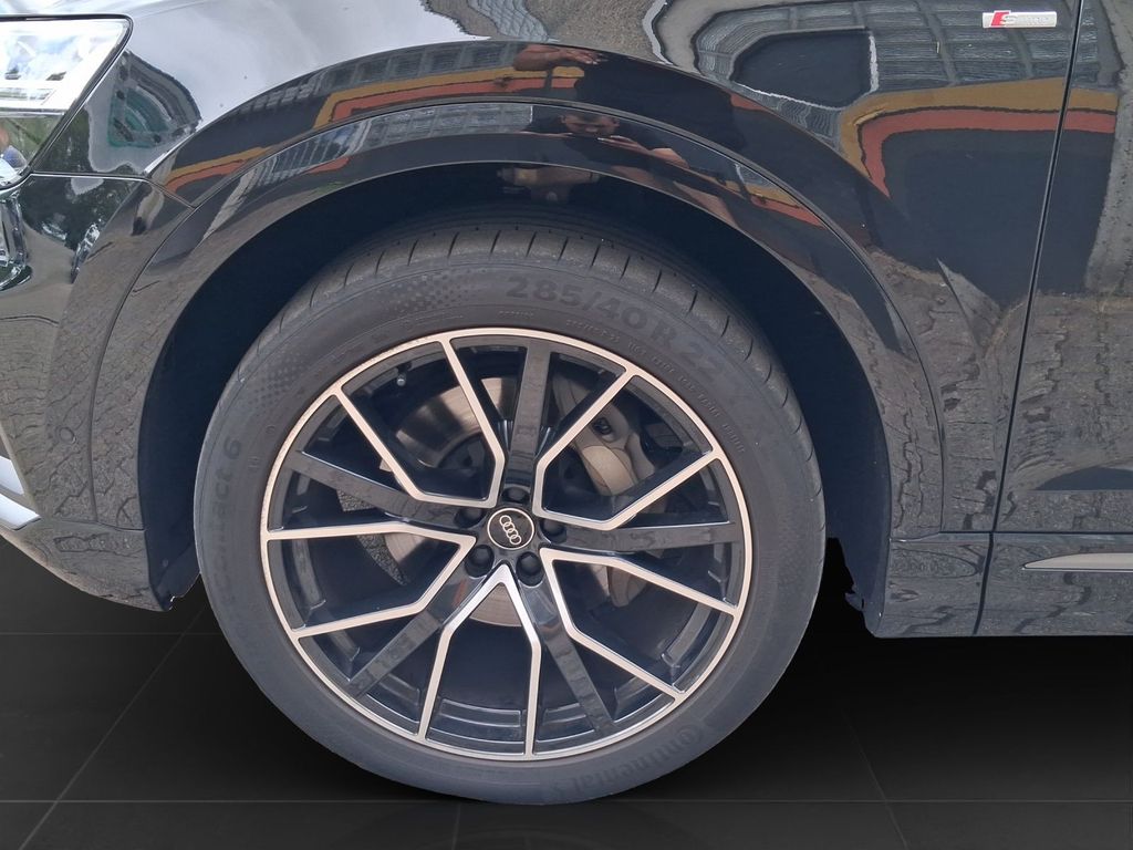 Audi Q8 2023 г. Чёрный, пробег 38736 км