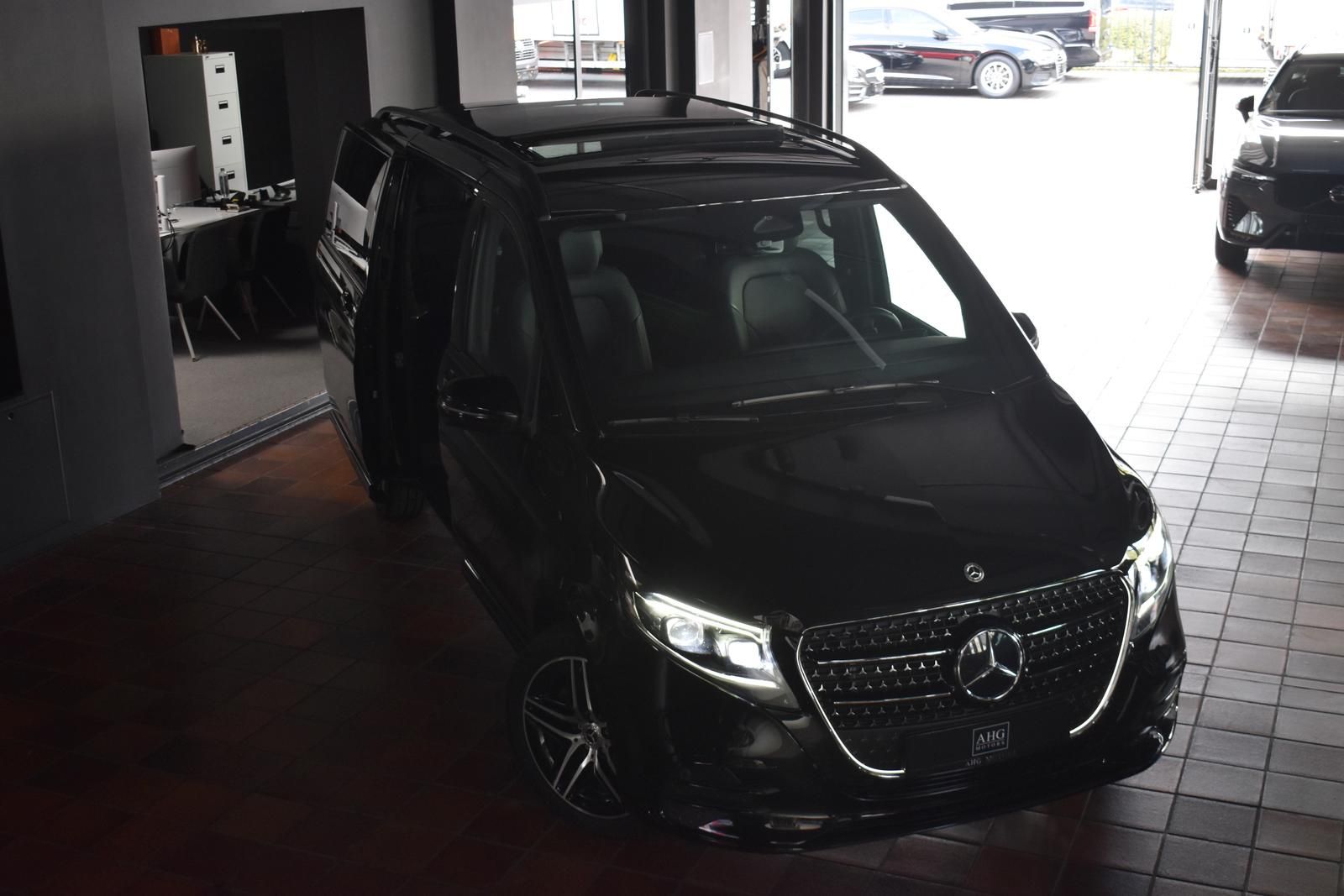 Mercedes-Benz V 300 2024 г. Чёрный, пробег 22000 км