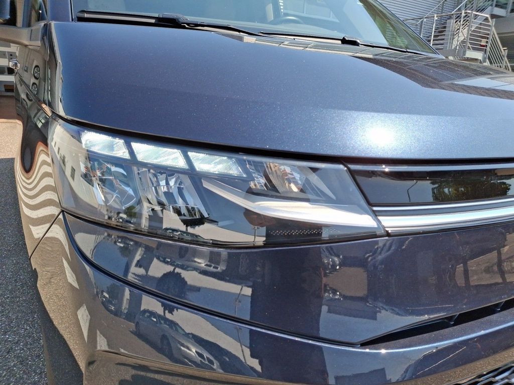 Volkswagen T7 MULTIVAN 2023 г. Синий, пробег 32002 км