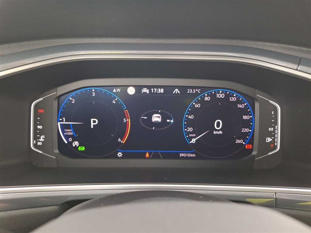 Volkswagen T-Roc 2023 г. Серебристый, пробег 39008 км