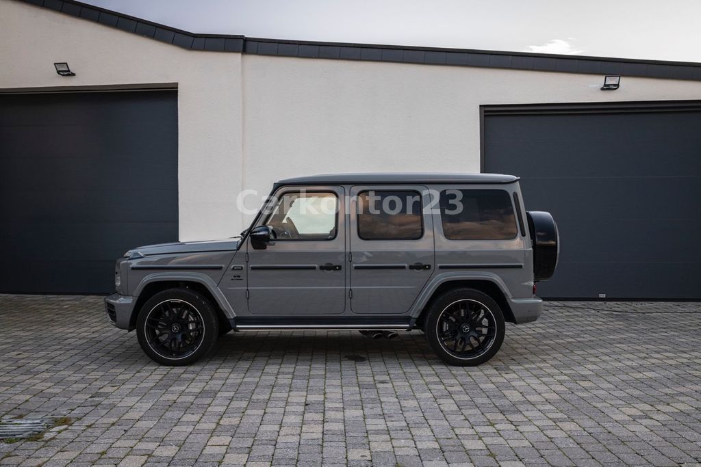 Mercedes-Benz G 63 AMG 2023 г. Серый, пробег 54900 км
