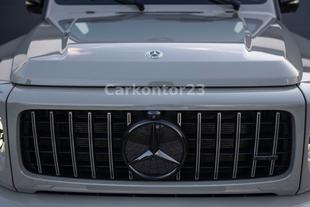 Mercedes-Benz G 63 AMG 2023 г. Серый, пробег 54900 км