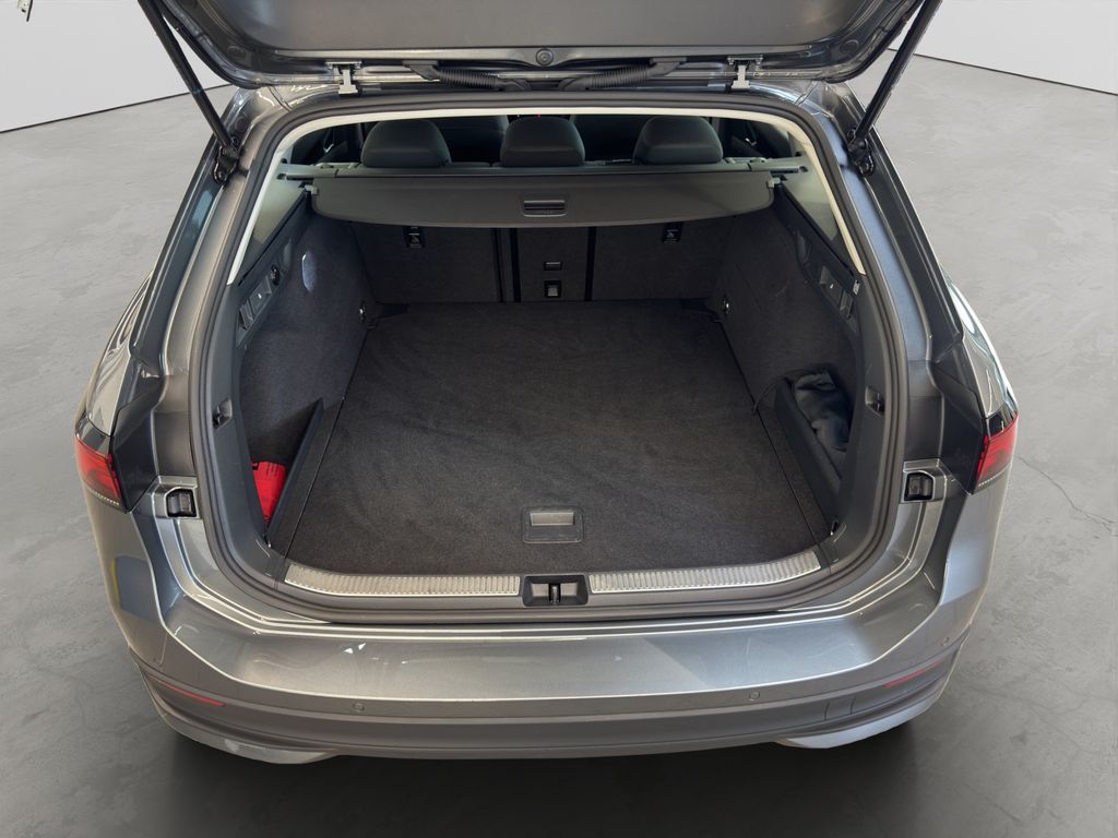 Volkswagen PASSAT VARIANT 2025 г. Серый, пробег 46550 км