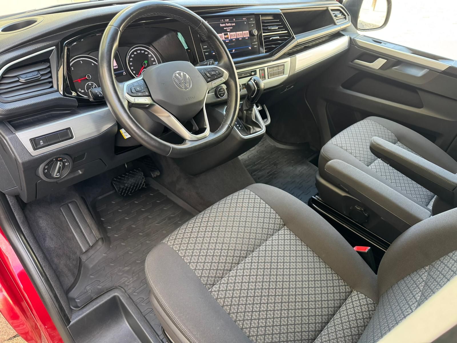 Volkswagen T6 CALIFORNIA 2024 г. Красный, пробег 58903 км