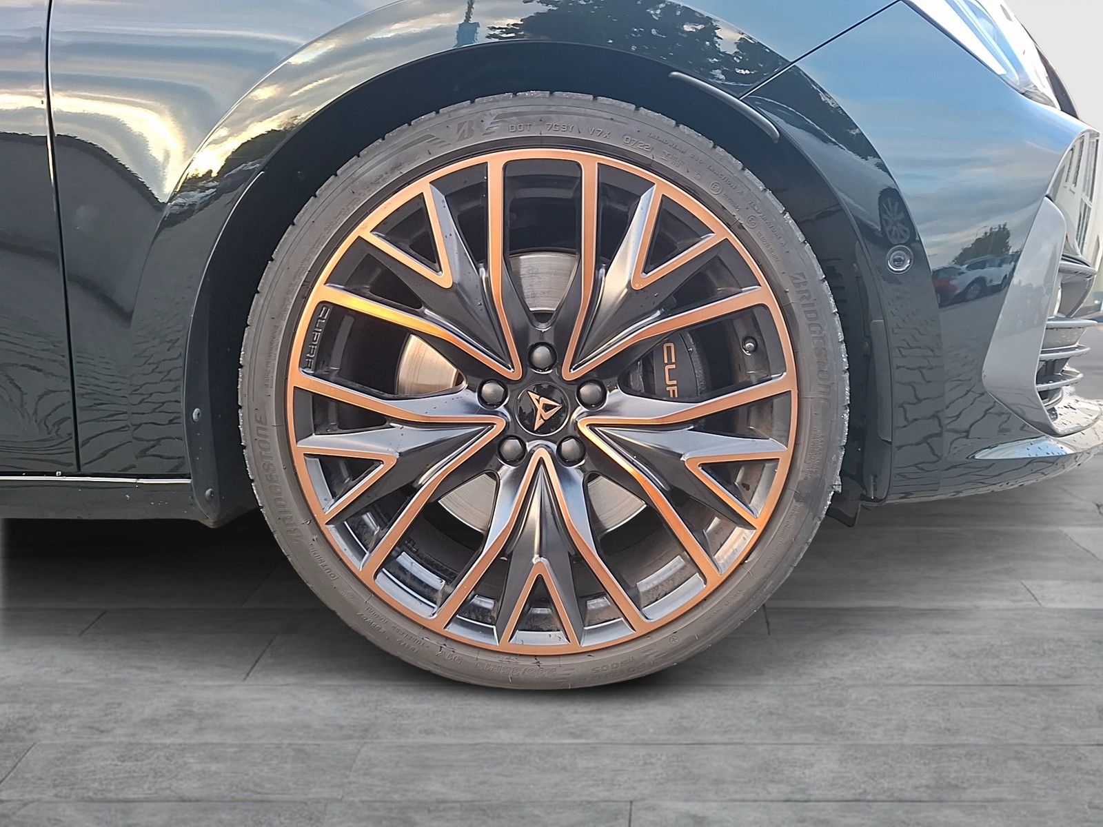 Cupra Leon 2022 г. Чёрный, пробег 42000 км