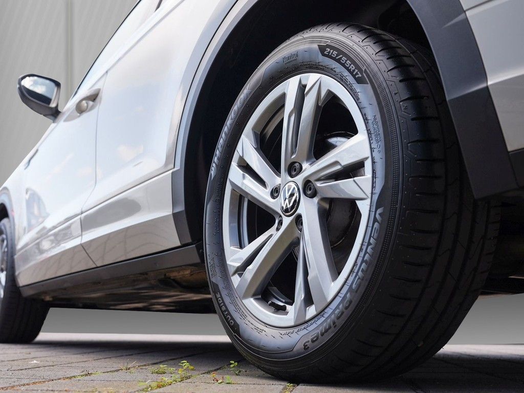 Volkswagen T-Roc 2024 г. Серый, пробег 24647 км