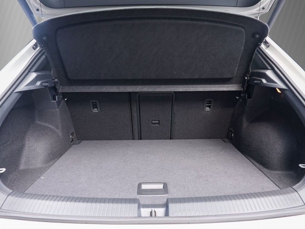Volkswagen T-Roc 2024 г. Серый, пробег 24647 км
