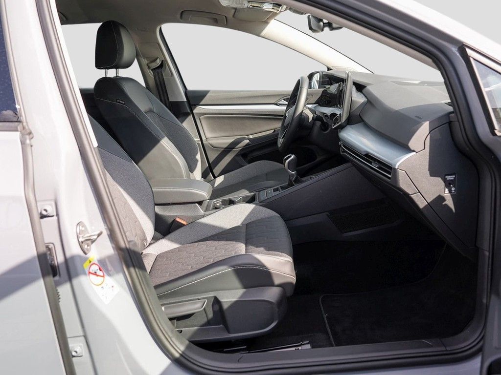 Volkswagen Golf 2025 г. Серый, пробег 17923 км