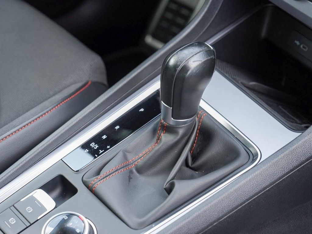 SEAT Ateca 2023 г. Серый, пробег 54188 км