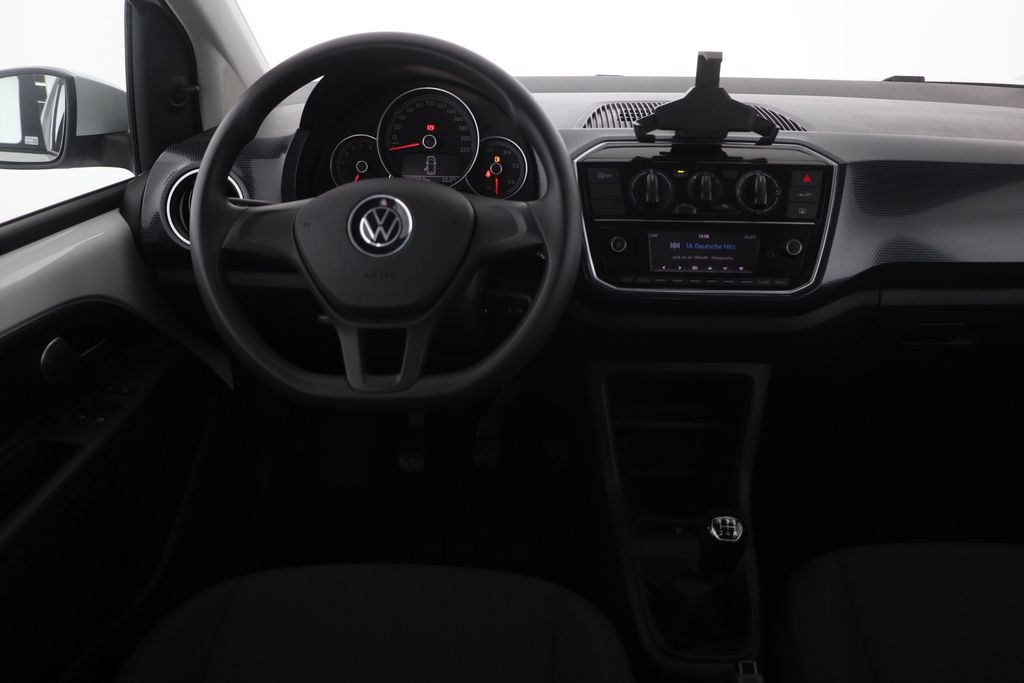 Volkswagen up! 2022 г. Белый, пробег 19329 км