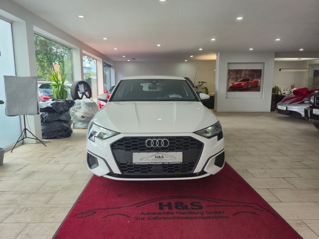 Audi A3 2023 г. Белый, пробег 49989 км