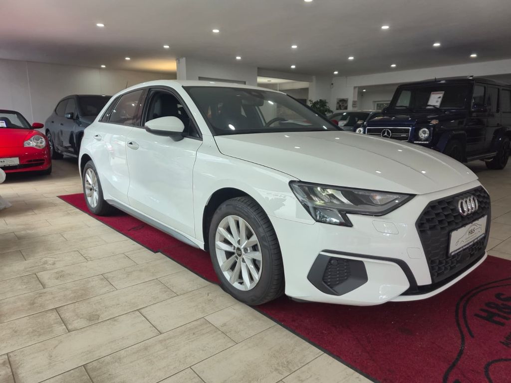 Audi A3 2023 г. Белый, пробег 49989 км