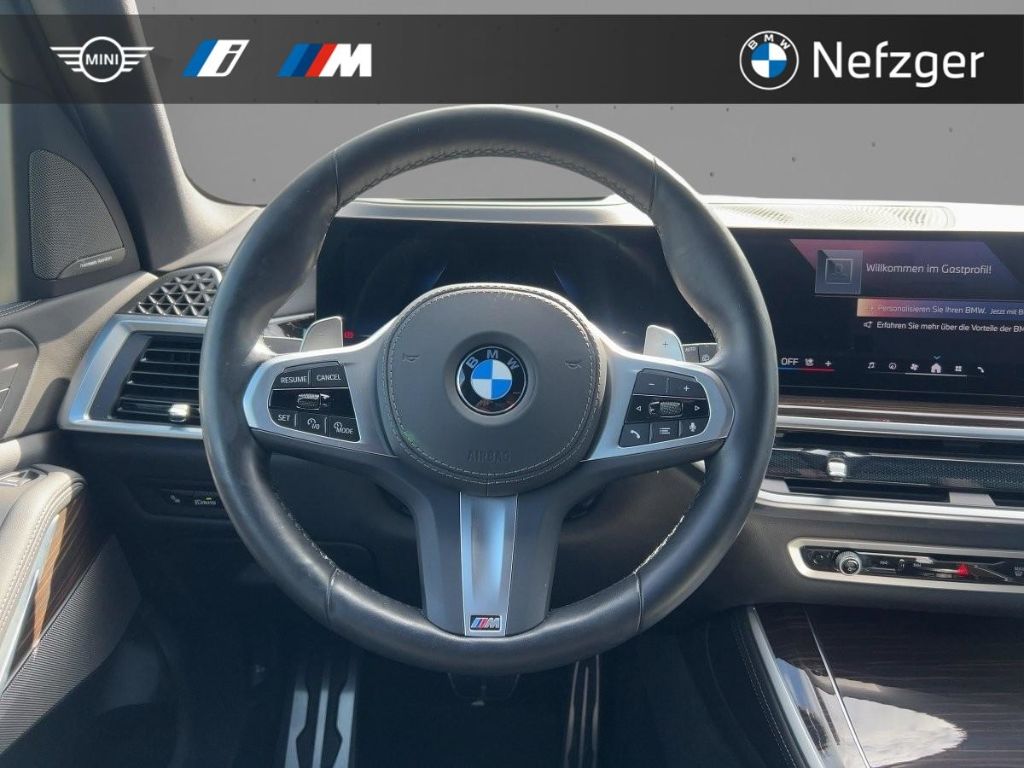 BMW X5 2023 г. Чёрный, пробег 37400 км