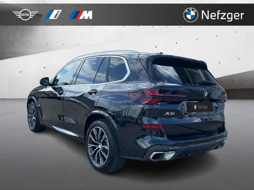BMW X5 2023 г. Чёрный, пробег 37400 км