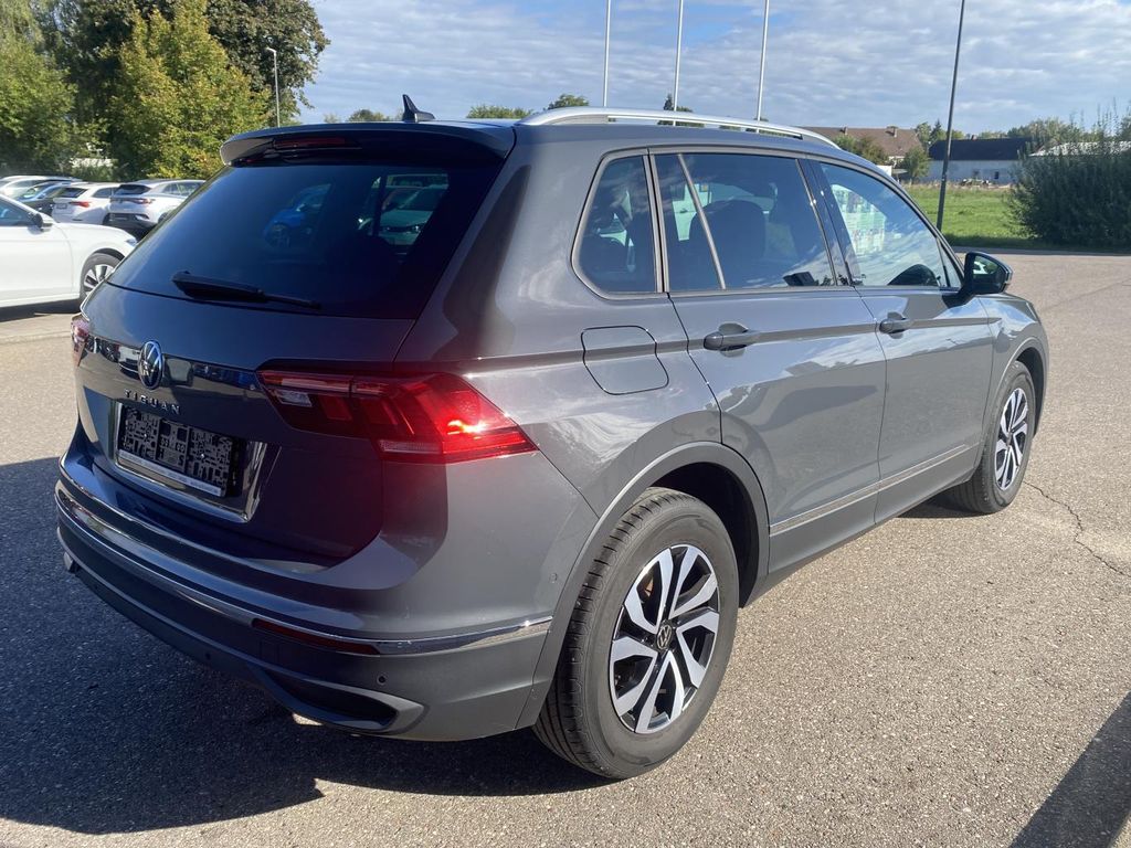 Volkswagen Tiguan 2023 г. Серый, пробег 35551 км