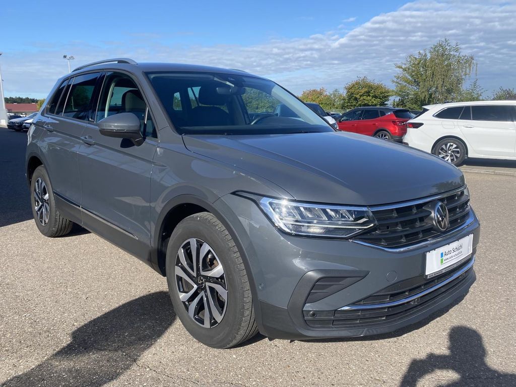 Volkswagen Tiguan 2023 г. Серый, пробег 35551 км
