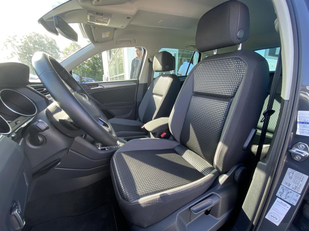 Volkswagen Tiguan 2023 г. Серый, пробег 35551 км
