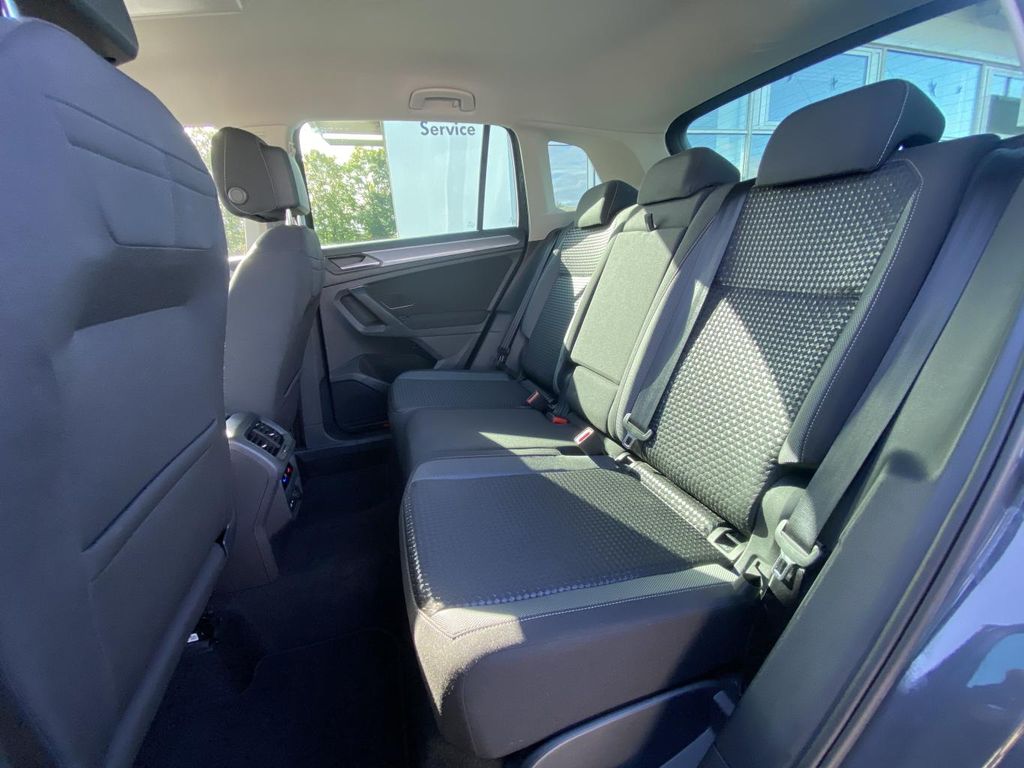 Volkswagen Tiguan 2023 г. Серый, пробег 35551 км