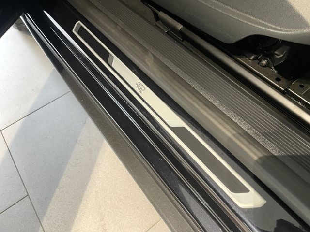 Volkswagen T-Roc 2022 г. Чёрный, пробег 24750 км