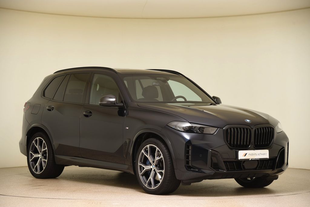 BMW X5 2025 г. Чёрный, пробег 37500 км