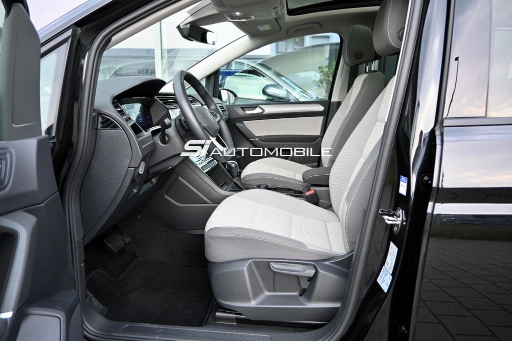 Volkswagen Touran 2025 г. Чёрный, пробег 29900 км