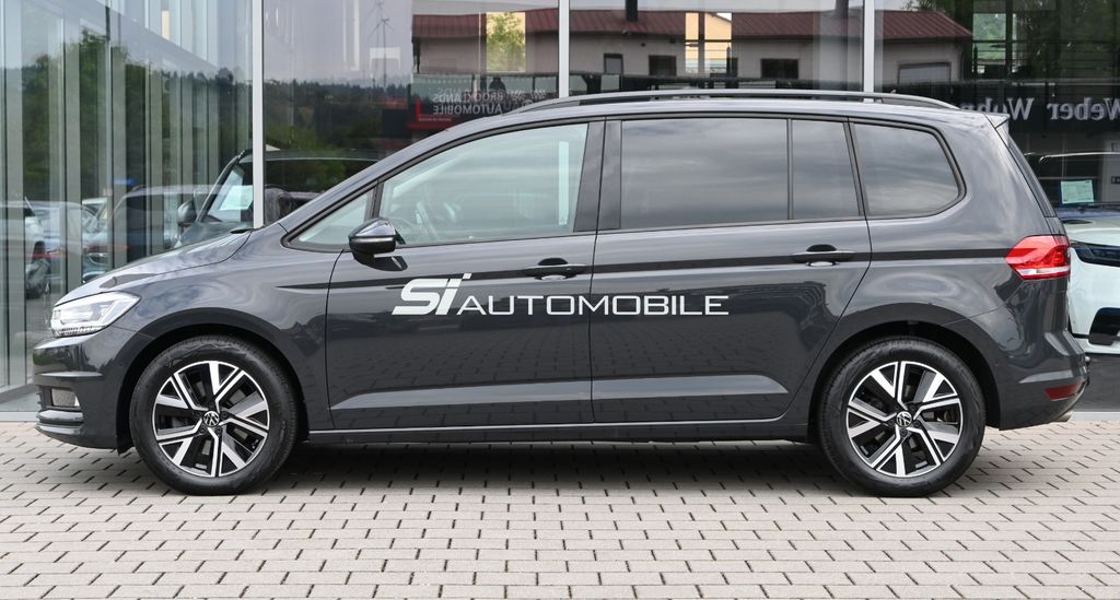 Volkswagen Touran 2025 г. Серый, пробег 32000 км