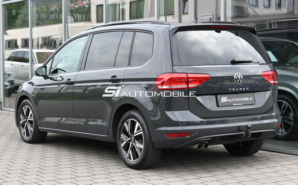 Volkswagen Touran 2025 г. Серый, пробег 32000 км