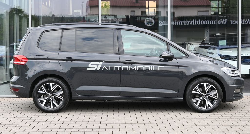 Volkswagen Touran 2025 г. Серый, пробег 32000 км
