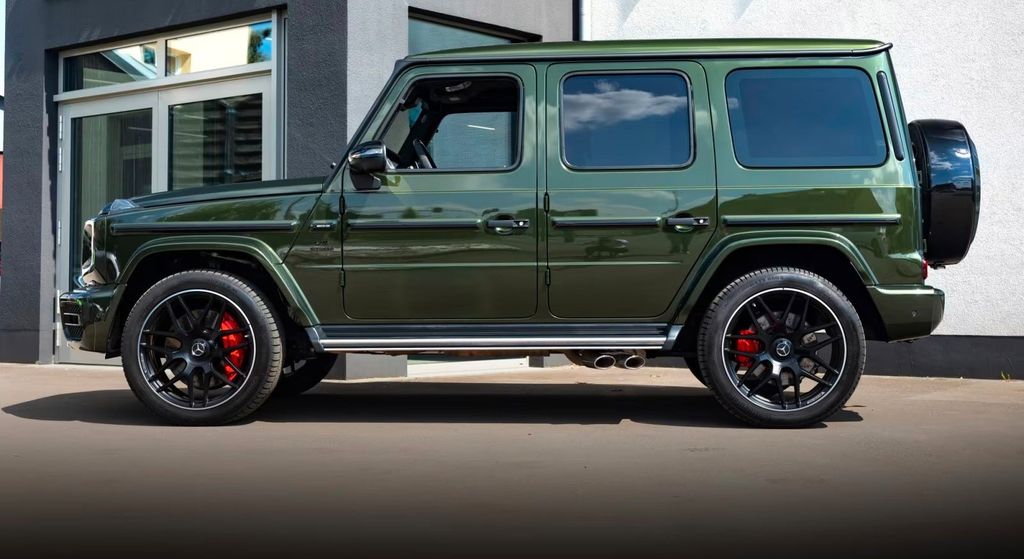 Mercedes-Benz G 63 AMG 2024 г. Зелёный, пробег 39200 км