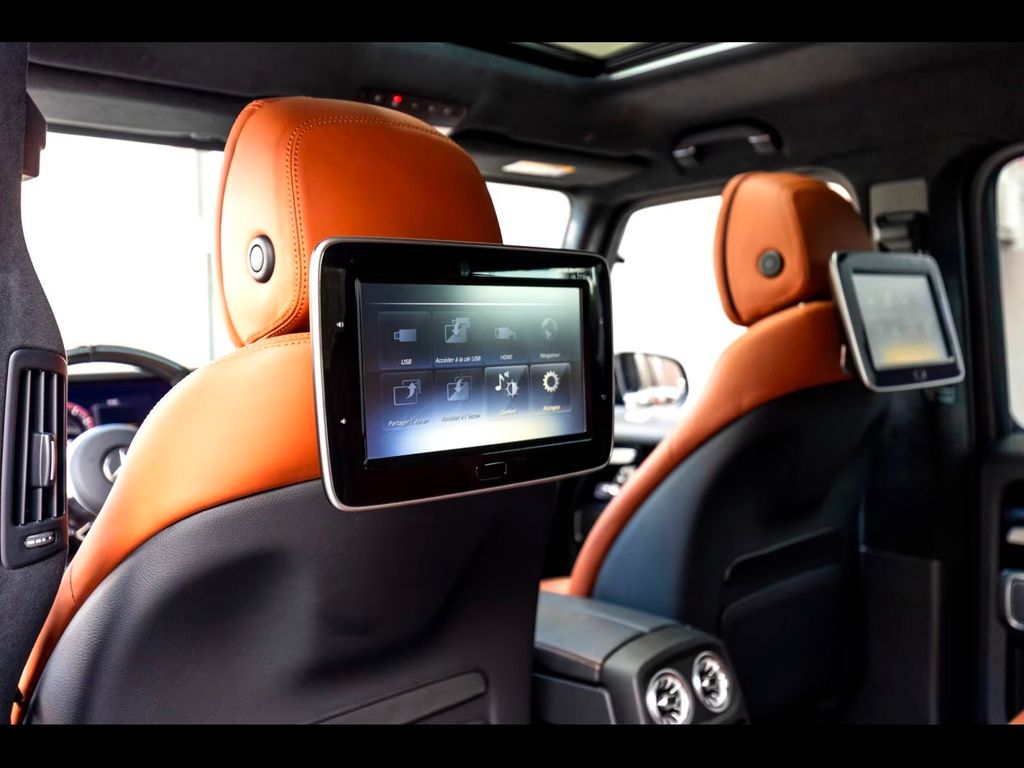 Mercedes-Benz G 63 AMG 2024 г. Зелёный, пробег 39200 км