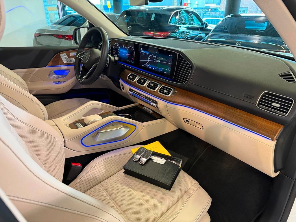 Mercedes-Benz GLE 300 2023 г. Белый, пробег 29419 км