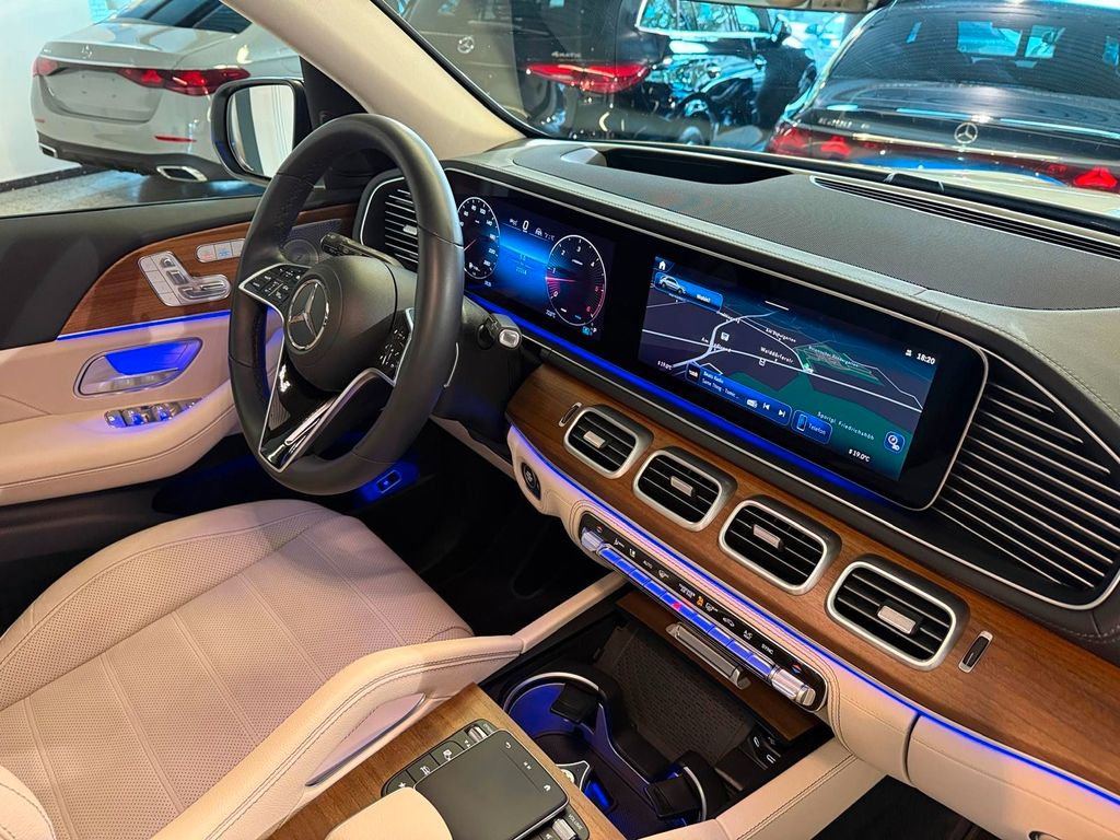 Mercedes-Benz GLE 300 2023 г. Белый, пробег 29419 км