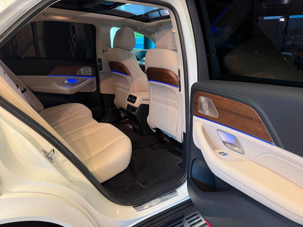 Mercedes-Benz GLE 300 2023 г. Белый, пробег 29419 км