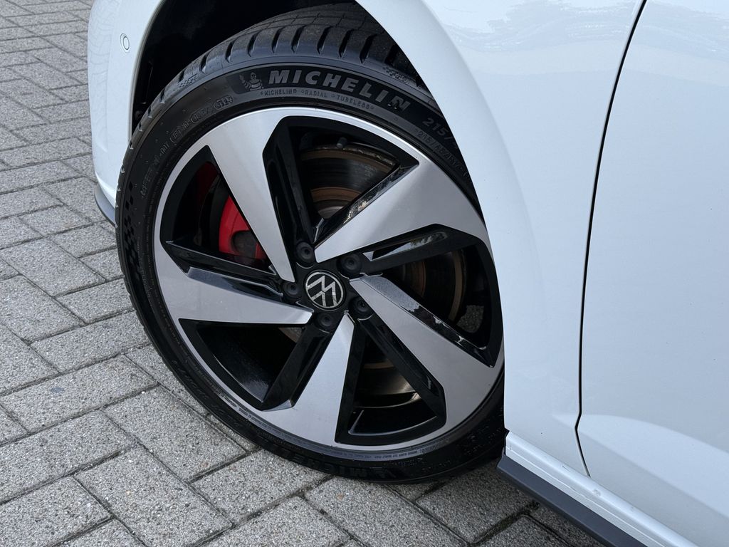 Volkswagen Polo 2025 г. Белый, пробег 15165 км