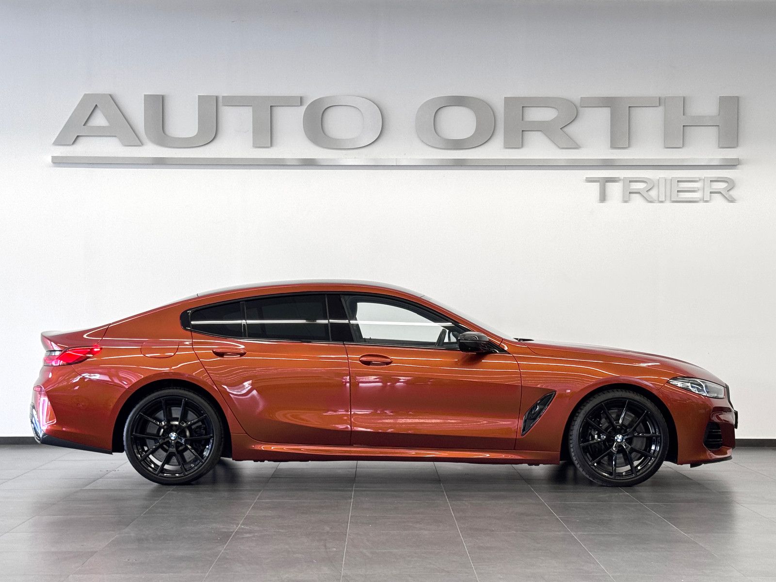 BMW M850 2023 г. Оранжевый, пробег 33500 км